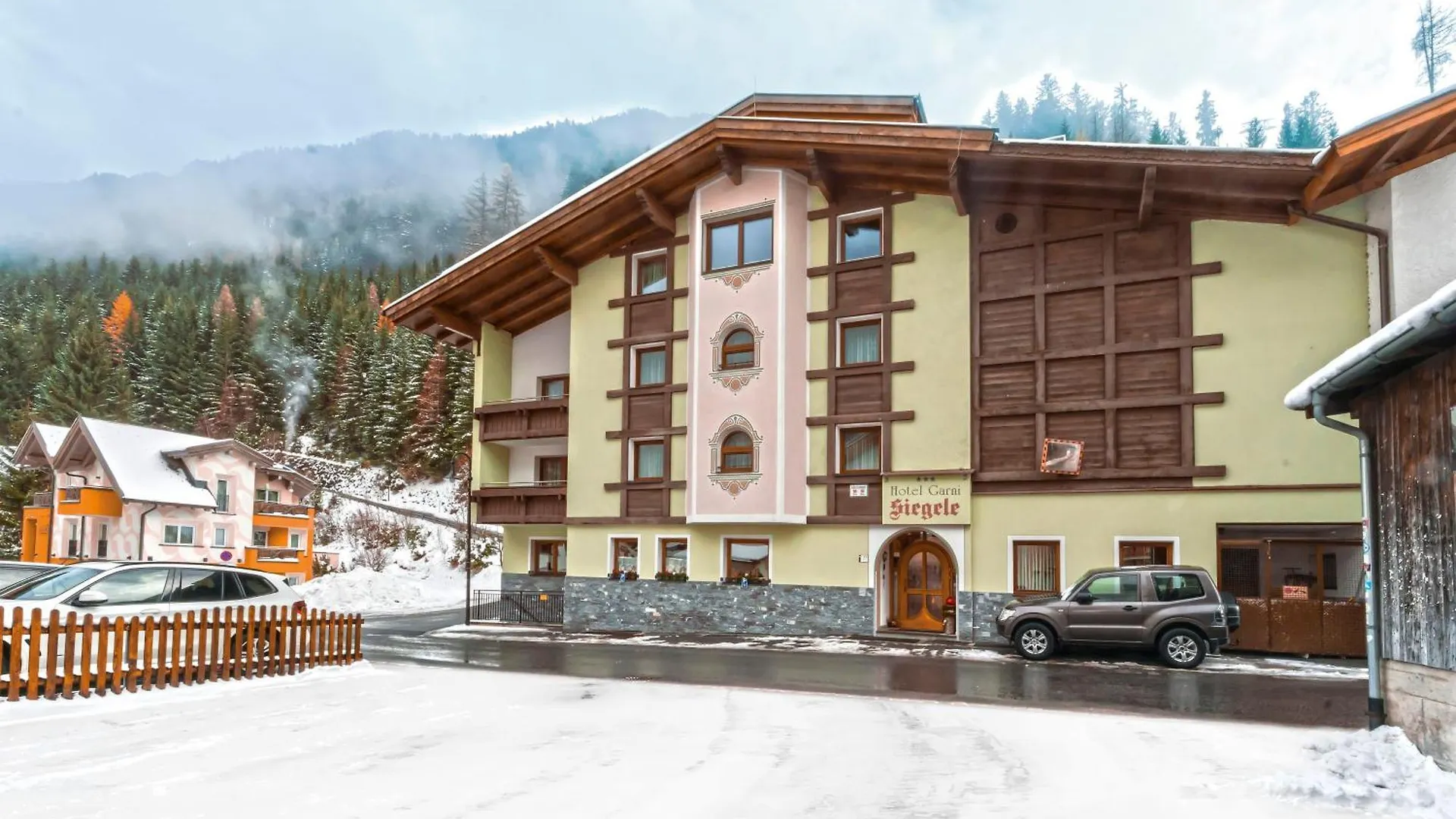 Hotel Garni Siegele - Inklusive Silvretta-Card Premium Ischgl Austria