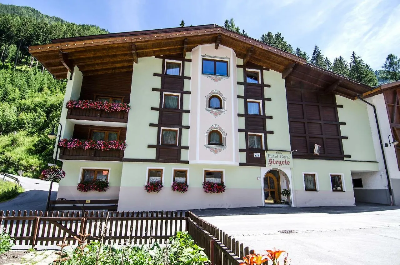 Bed & Breakfast Hotel Garni Siegele - Inklusive Silvretta-Card Premium Ischgl