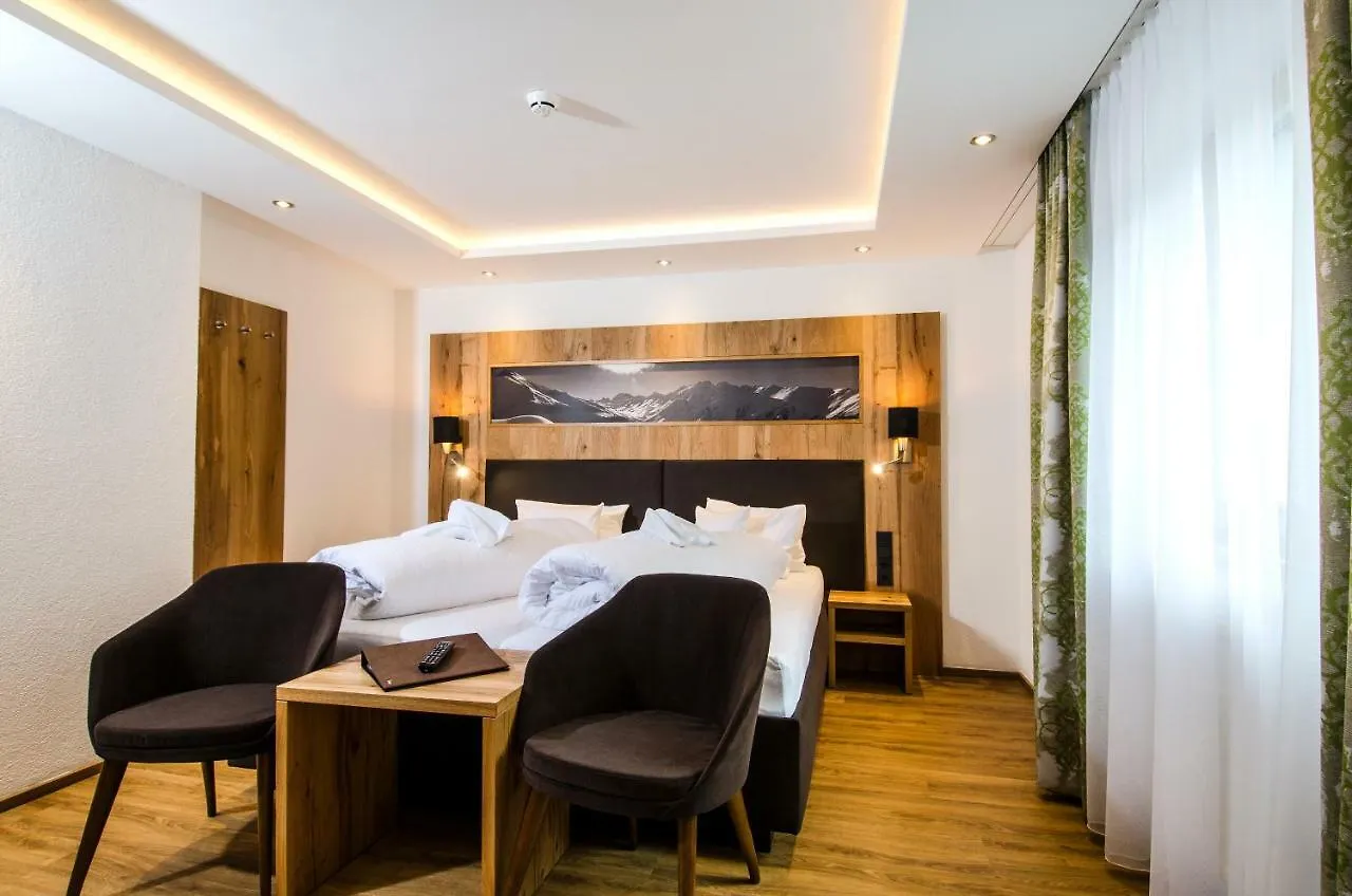Hotel Garni Siegele - Inklusive Silvretta-Card Premium Ischgl